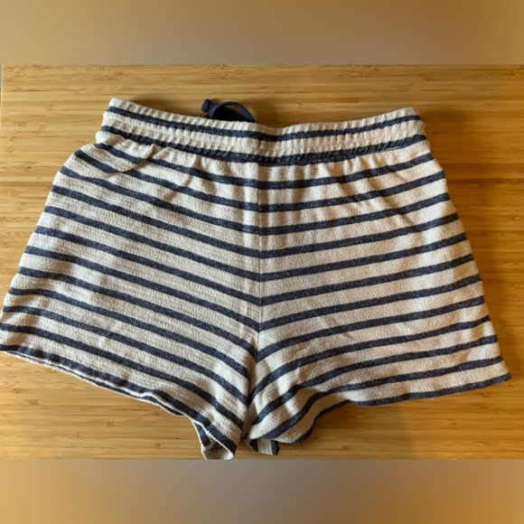 5 for $15-Old Navy Striped Drawstring Shorts - Picture 3 of 3